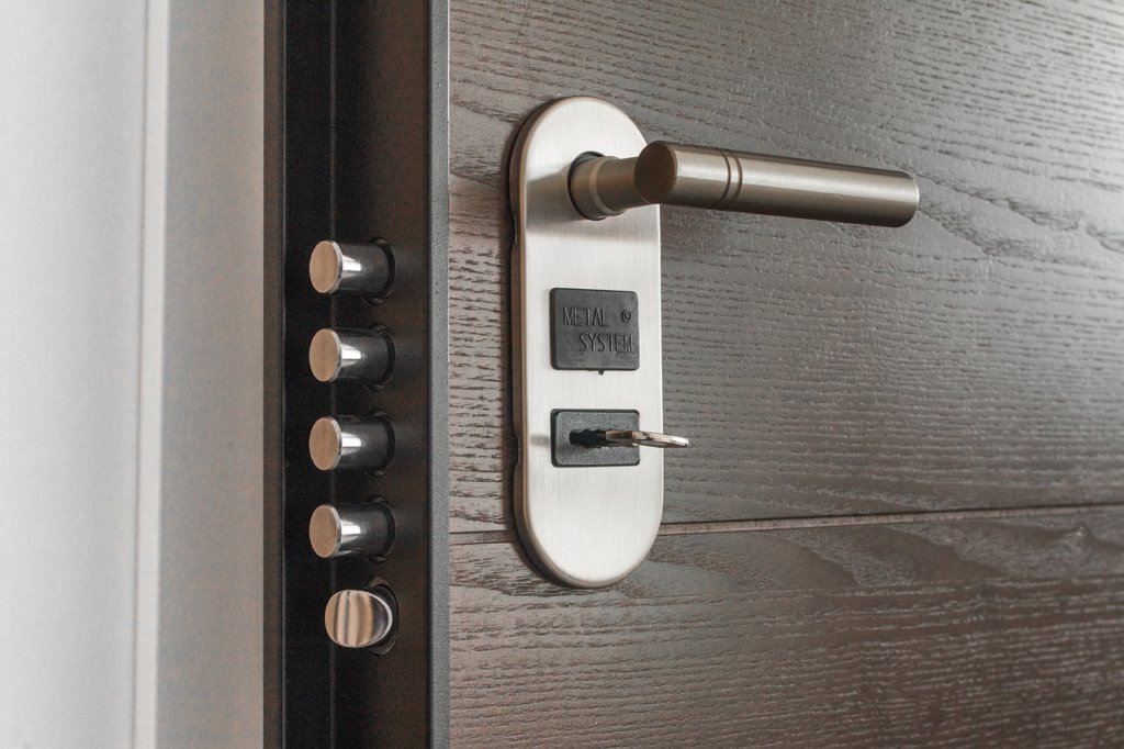 porte avec clé sécurisée